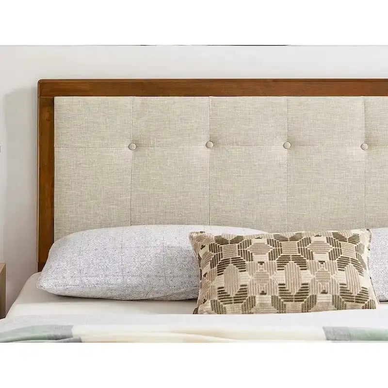 Testiera Queen trapuntata beige con bottoni, struttura in legno di noce