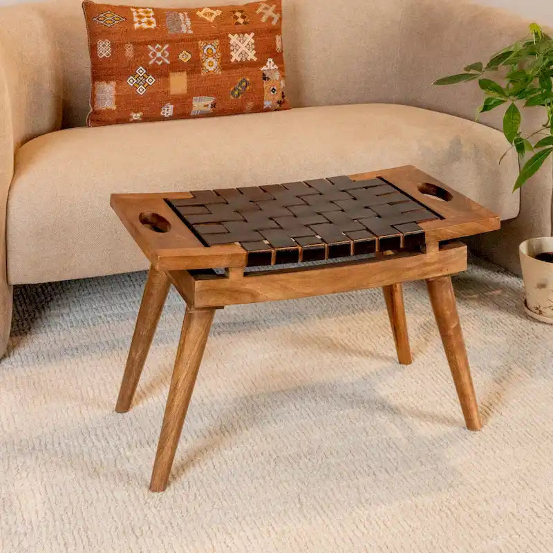 Sgabello in legno di mango nero e naturale con seduta in pelle intrecciata, seduta singola